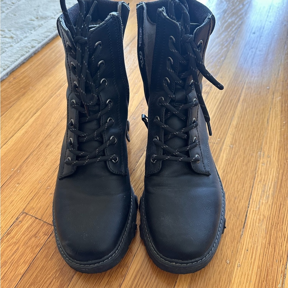 Dr. Scholl's Black Lace-Up Boots